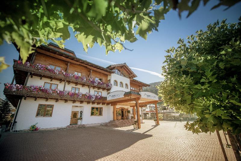 Alpines Gourmet Hotel Montanara Flachau Exterior foto